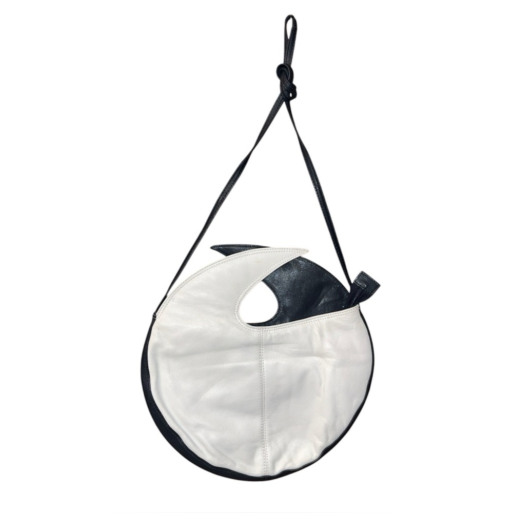 Vintage Brio! Color block White and Navy Dark Blue Circle Leather Bag
